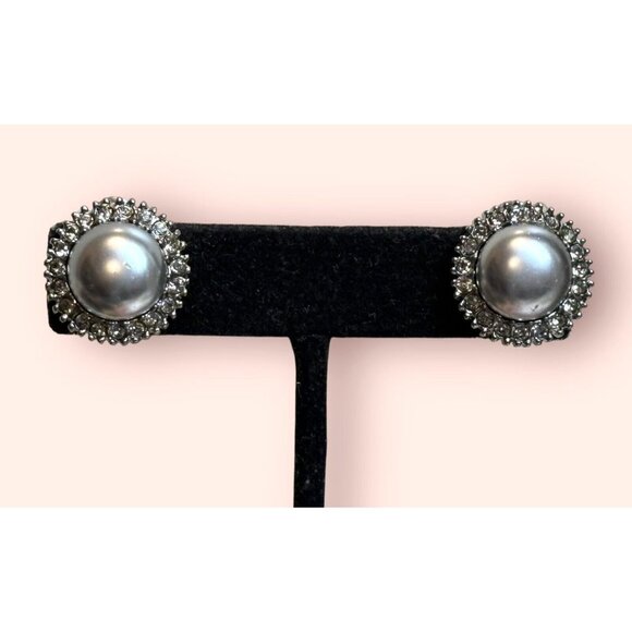 St. John  Vintage Gray Faux Pearl Crystal Rhinestone Clip on Earrings GORGEOUS!! - Picture 4 of 7